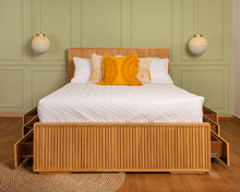 Cargar imagen en el visor de la galería, Cama Marie