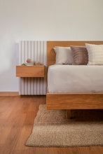 Cargar imagen en el visor de la galería, Cama Sofia con dos nocheros flotantes