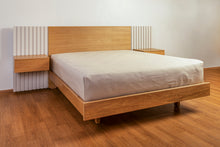 Cargar imagen en el visor de la galería, Cama Sofia con dos nocheros flotantes