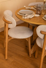 Cargar imagen en el visor de la galería, Mesa de comedor Creta con sillas Italia