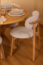 Cargar imagen en el visor de la galería, Mesa de comedor Creta con sillas Italia
