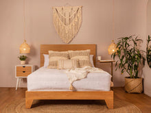 Cargar imagen en el visor de la galería, Cama Alemana