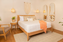 Cargar imagen en el visor de la galería, Cama Mid century