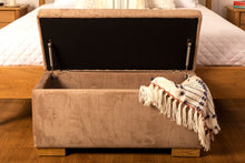 Cargar imagen en el visor de la galería, Pouf Baul